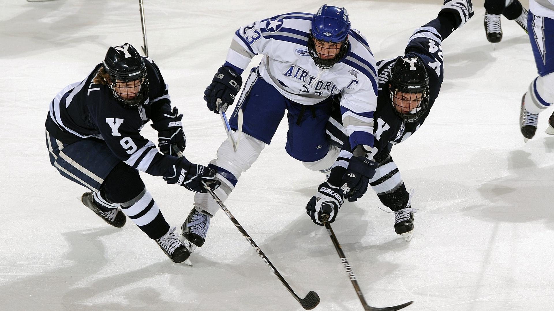 印度队主场优势尽显，全场观众热情高涨，印度国家队