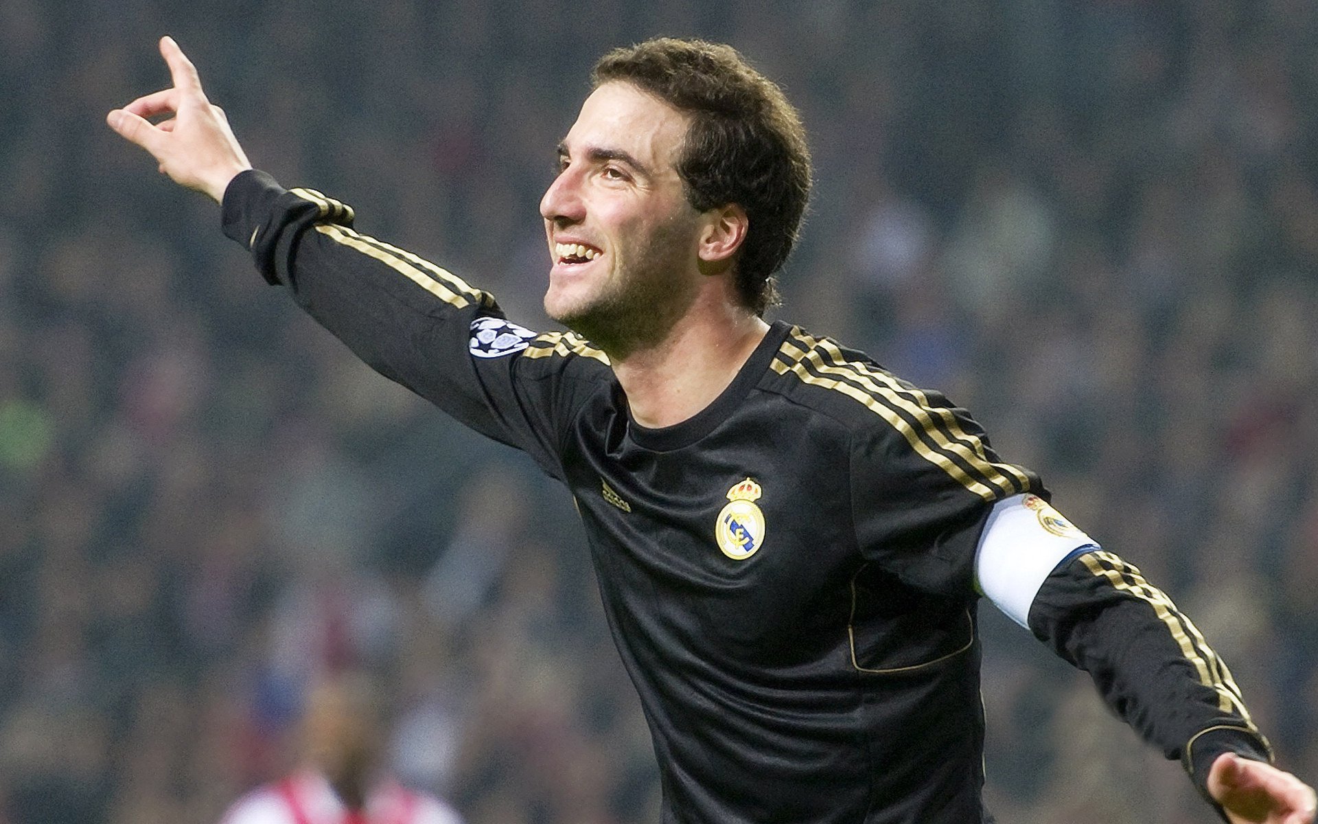 瓜迪奥拉继续研究对手弱点并制定应对方法，瓜迪奥拉培养的球员